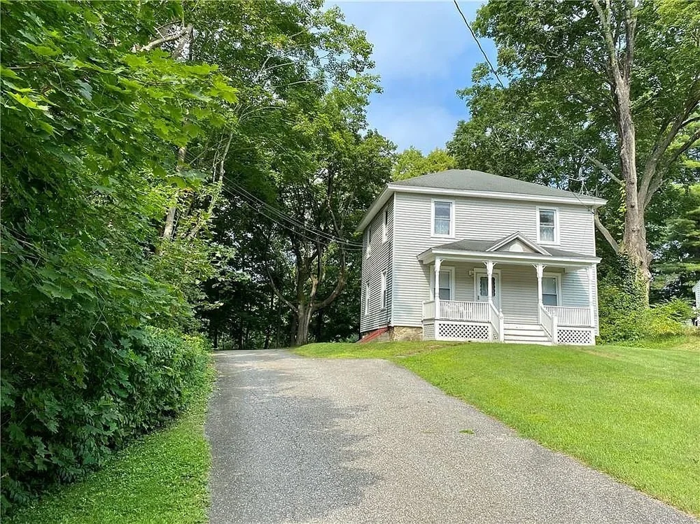 25 Fairway Drive exterior