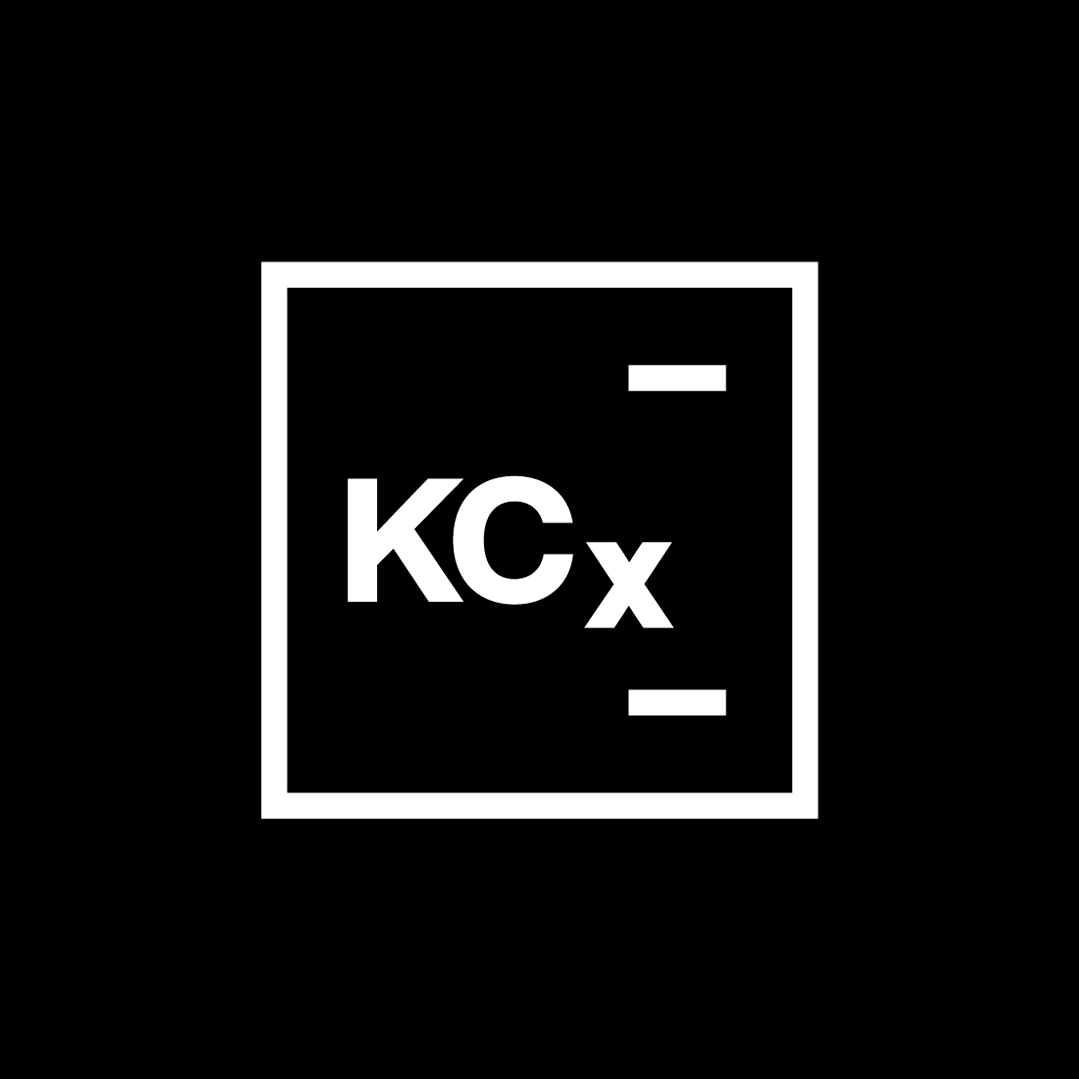 Een zwart-witte illustratie van een chemische container met het label van Koch Chemie op de voorkant.