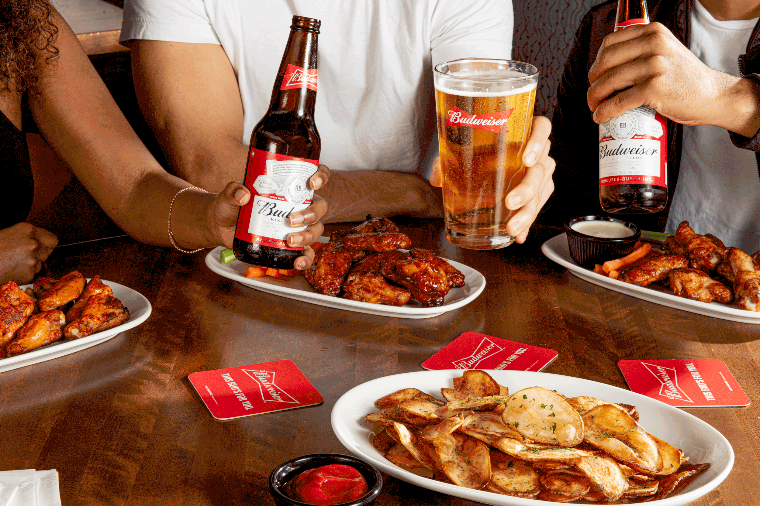 Dublin_Lifestyle_Photographer_El_Keegan_Budweiser_Wings-Nachos-Fries-Shot-2-108-Edit.gif