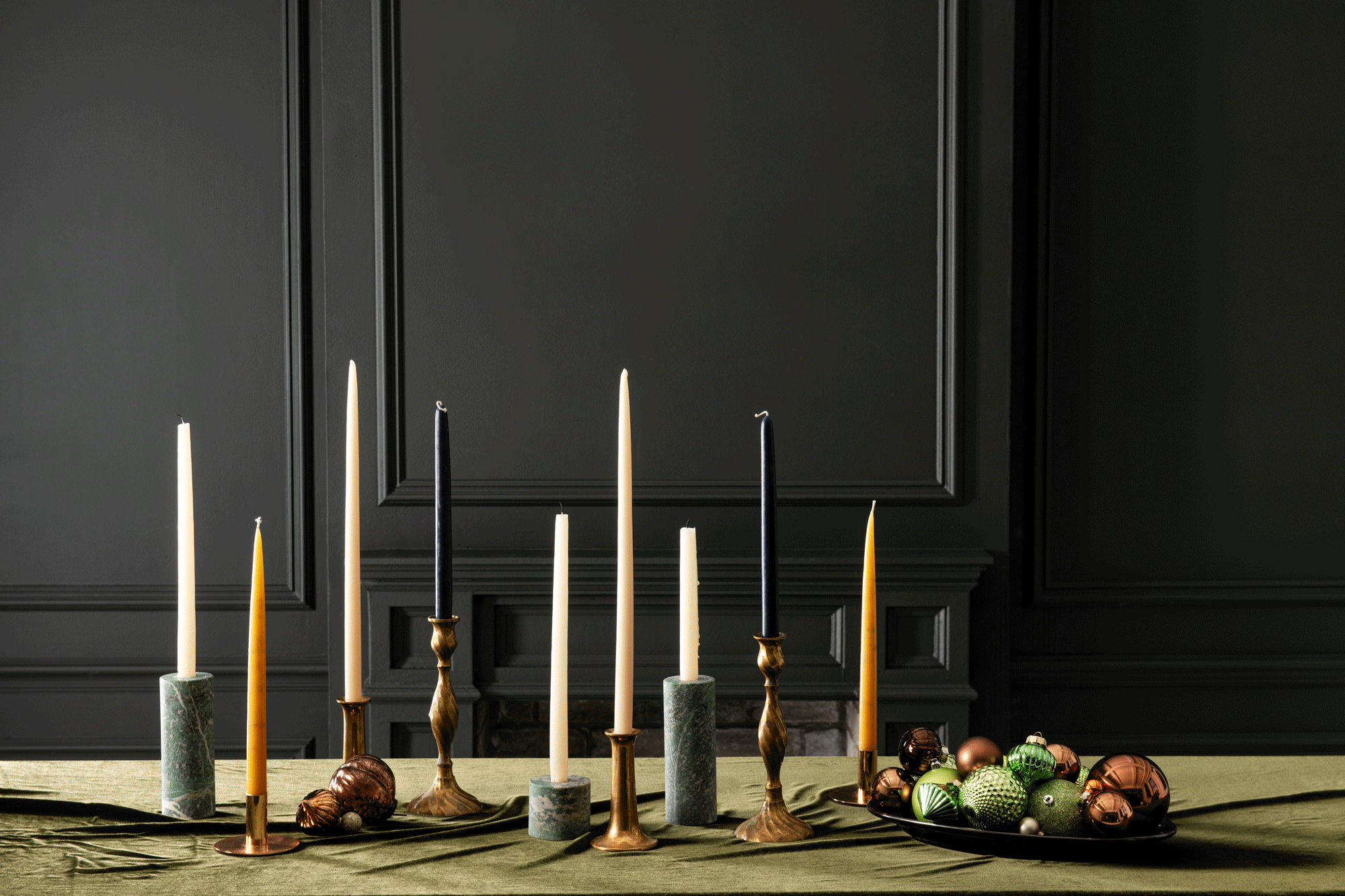 Dublin_Interiors_Photographer_El_Keegan_cyber_22_candle_arrangement.gif