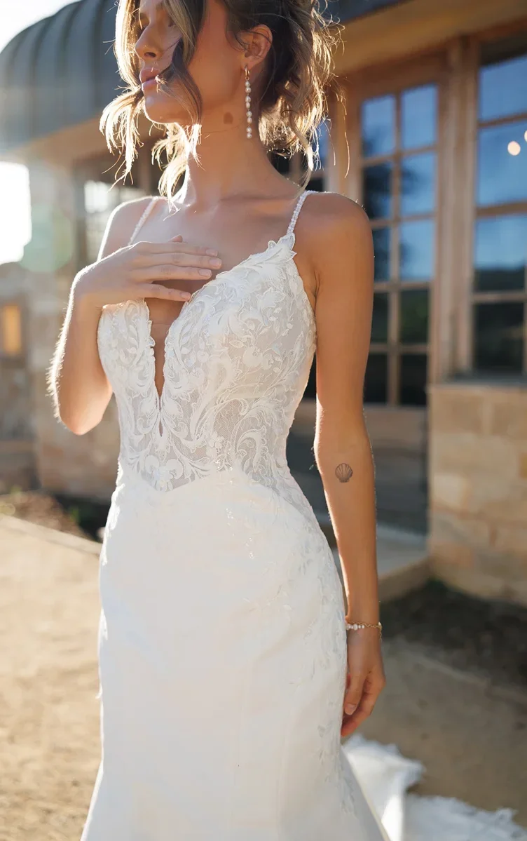 bcc6a78e-9ed9-41a7-9075-35f30a451df0_D4226-05_large.webp