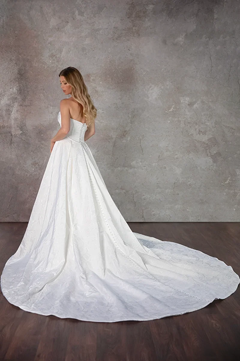 970693f6-d2cc-4d34-b15a-a536d74ab4b8_D4149-02_large.webp