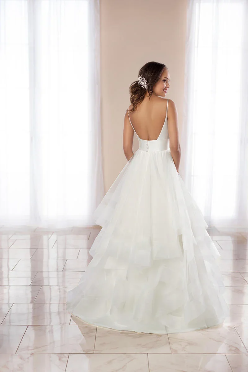 6988B_Stella_York.webp