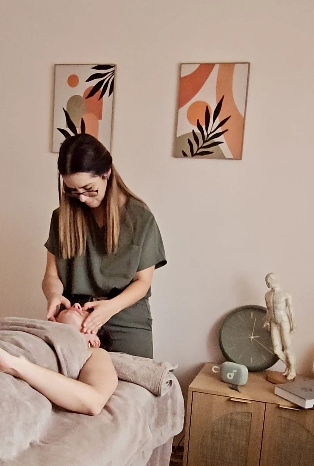 Cosmetic Facial Acupuncture + LED Light Therapy