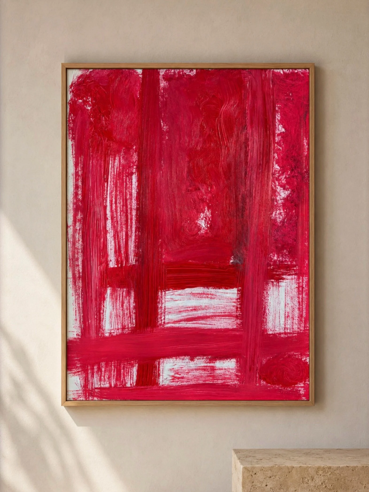 Una composici&oacute;n abstracta intensa y visceral, construida mediante pinceladas espont&aacute;neas en tonos rojos, rosas y blancos. Las l&iacute;neas verticales y horizontales crean una estructura arquitect&oacute;nica que contrasta con la libert