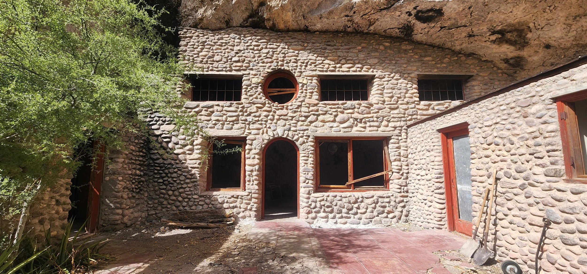 Redfield Canyon Cliff House