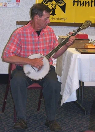 Bill Huntley, of Wolfboro, New Hampshire, delights us with his playing. He made the banjo himself!