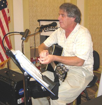 Saturday Night Live! Ray Braselton makes everyone happy with oldies, Elvis songs and hymns.