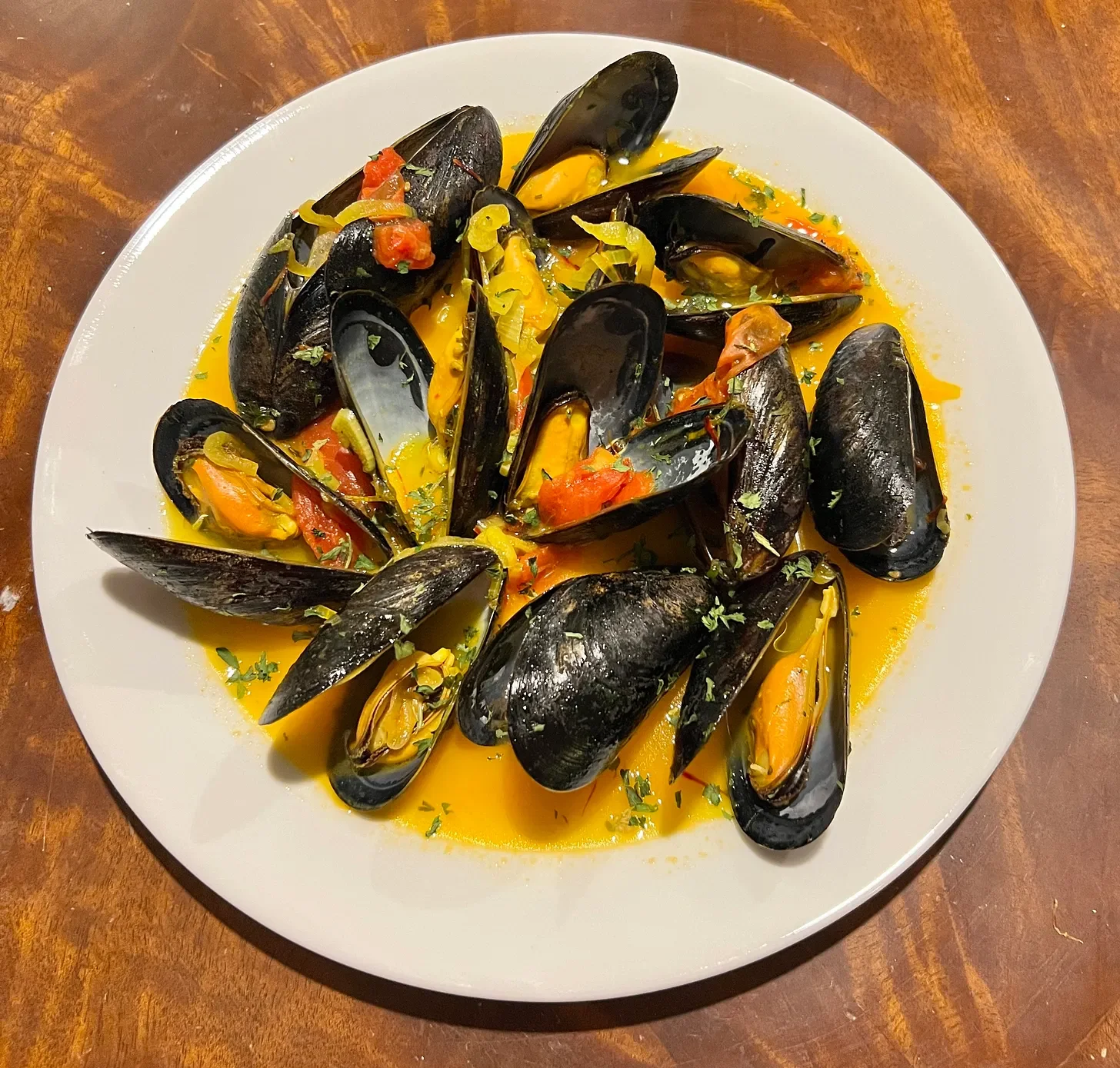 Steamed Mussels with Saffron