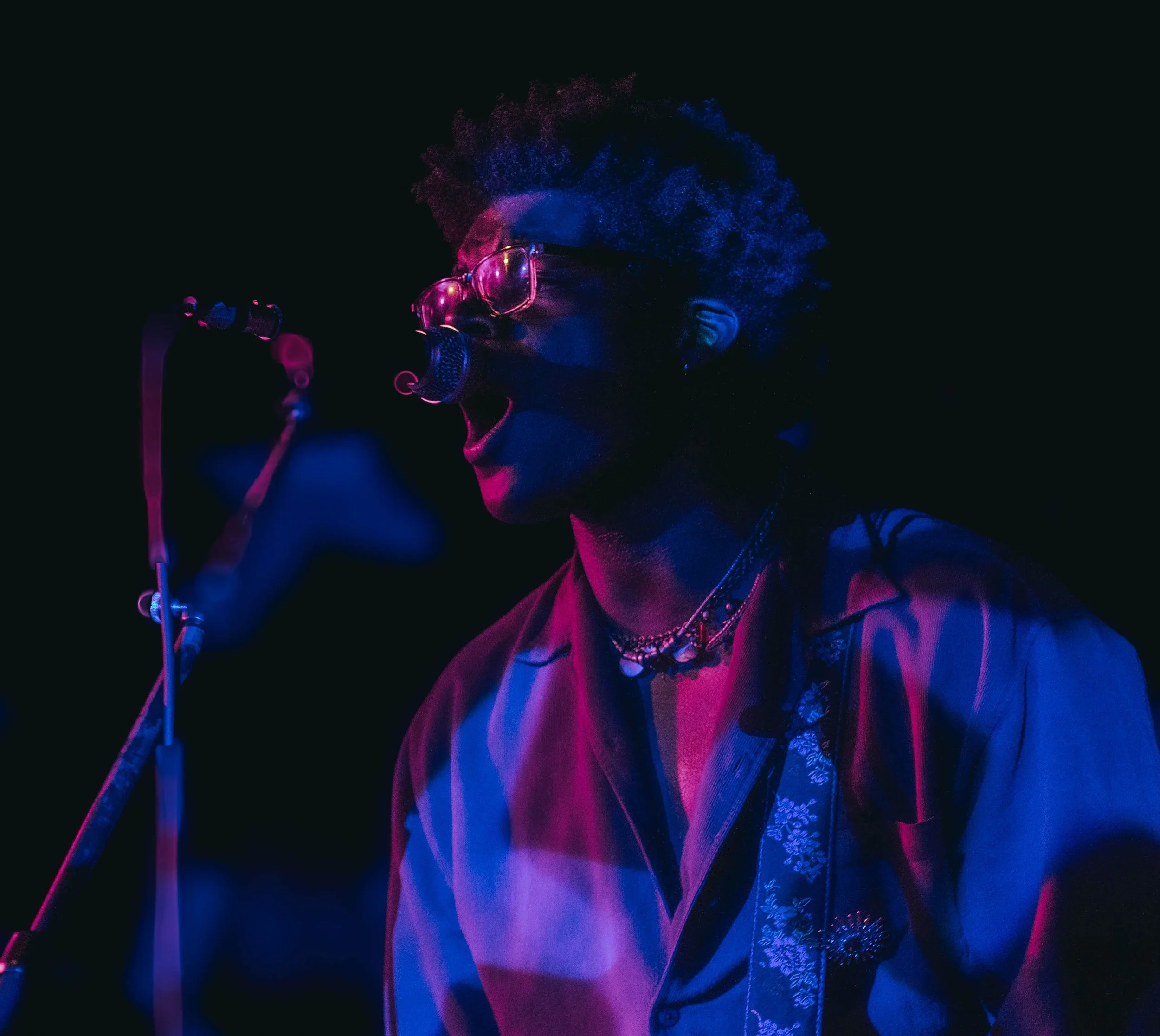 Portraits and concert photos of @fifthfloorofficial from their Brooklyn show last week. I knowthese guys will be the next big thing of fifth wave emo🤞🏻