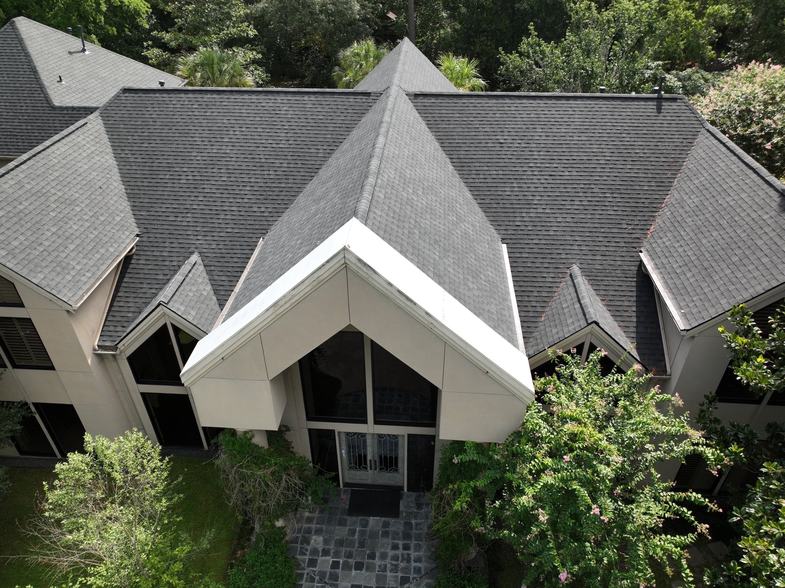 An Atlas Pinnacle roof replacement due to hail damage in the Memorial area of Houston, Texas