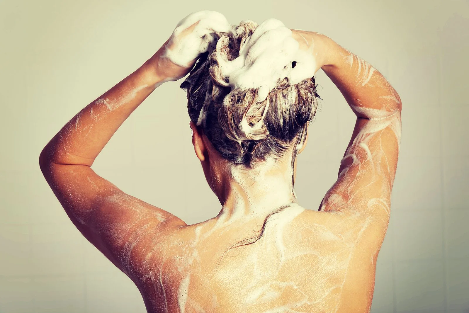 How to Effectively Wash your Hair for the Best Results.