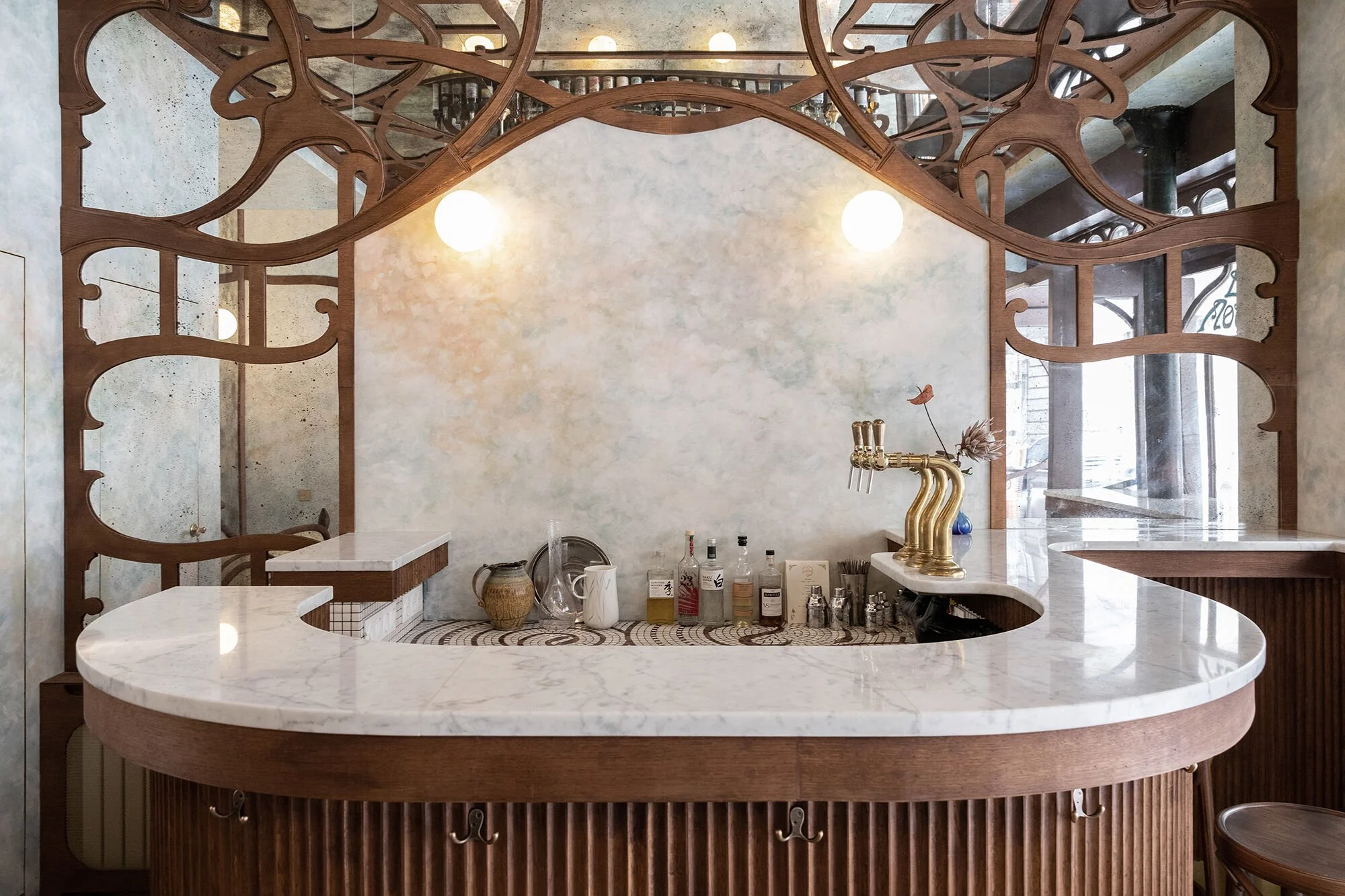 Bar Nouveau