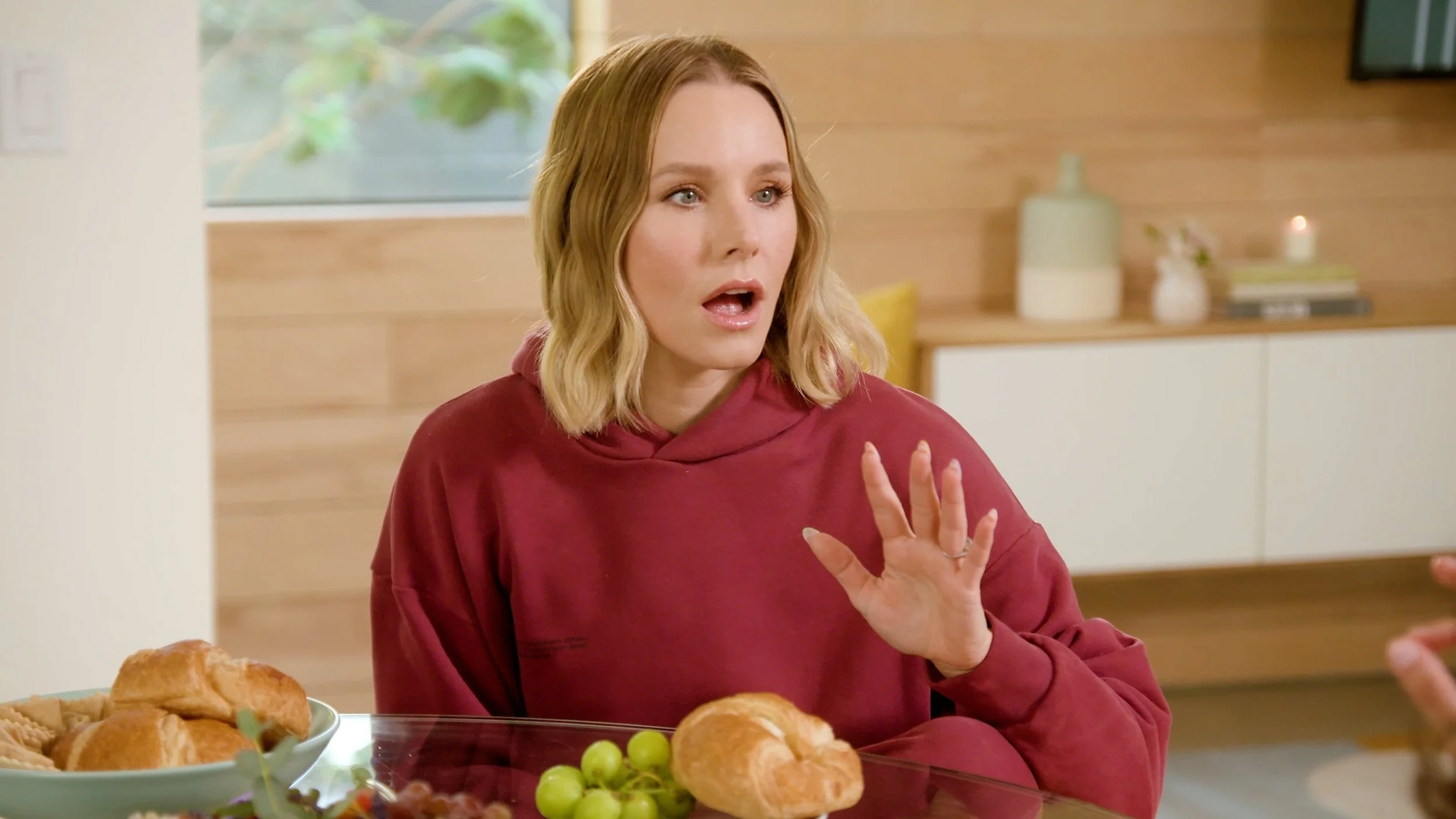 Momsplaining_KristenBell_Stills_44.JPG