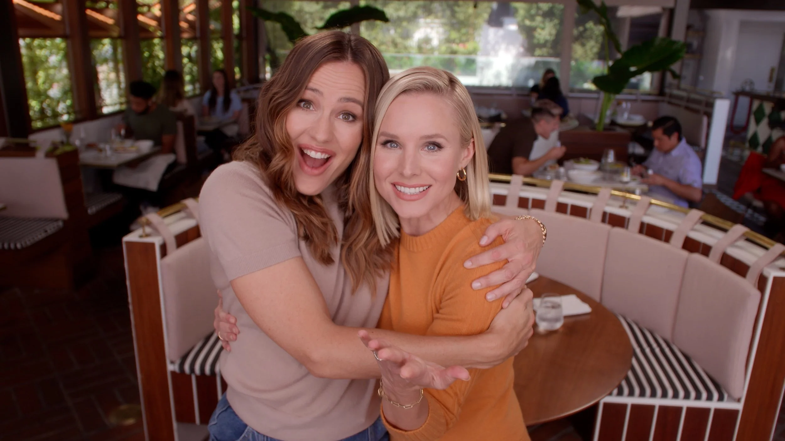 Momsplaining_KristenBell_Stills_02.JPG