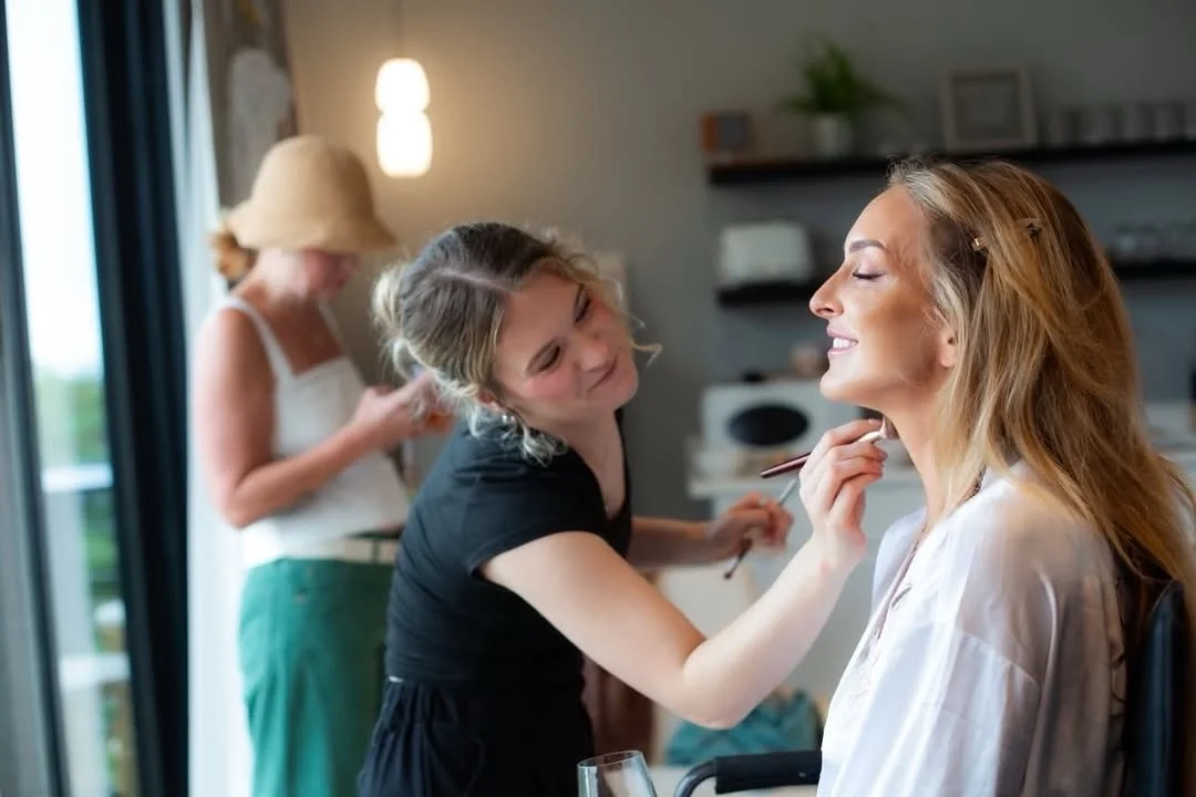 Behind the scenes in the glam chair 💄✨

Photo by: @rachelerinphotography 

Maine bridal makeup artist | Midcoast Maine | Maine wedding makeup | bridal makeup artist | natural bridal makeup | soft glam bridal makeup | esthetician