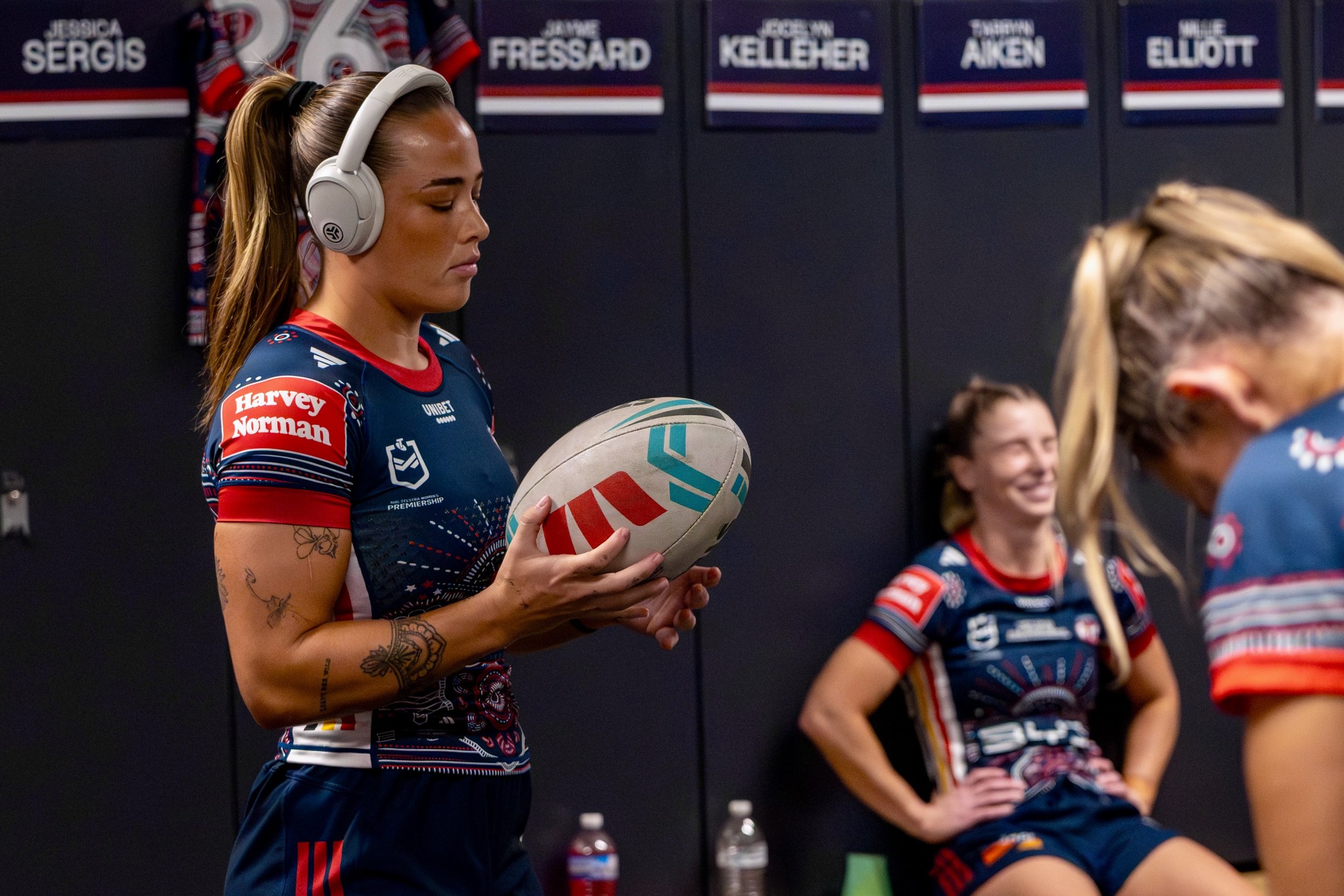 Behind the scenes at Suncorp Stadium ❤️🤍💙

Such an amazing experience capturing the preparation, warm-up, half time talk &amp; post win celebrations! A huge thank you to @sydneyroostersnrlw for the opportunity - so grateful to be there 🙏

#NRLW #S