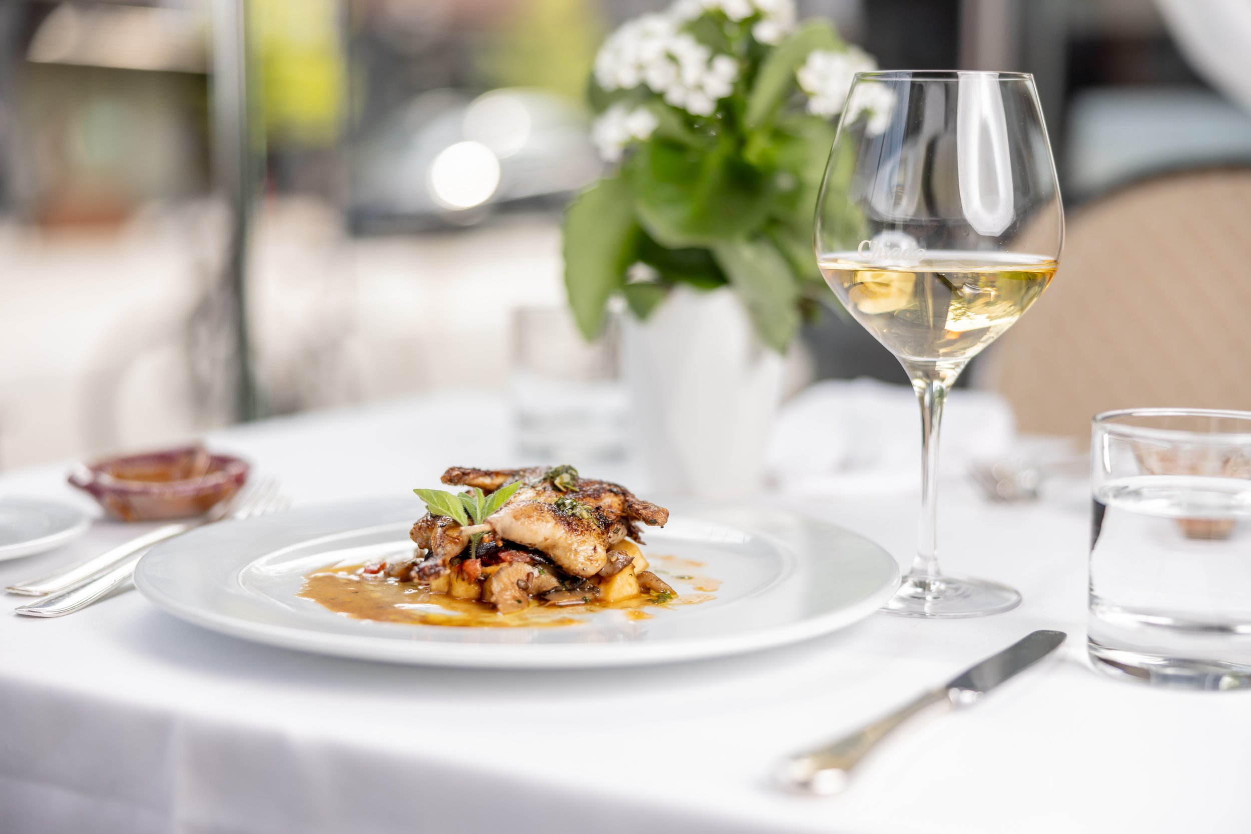 Etiqueta Fine Dining