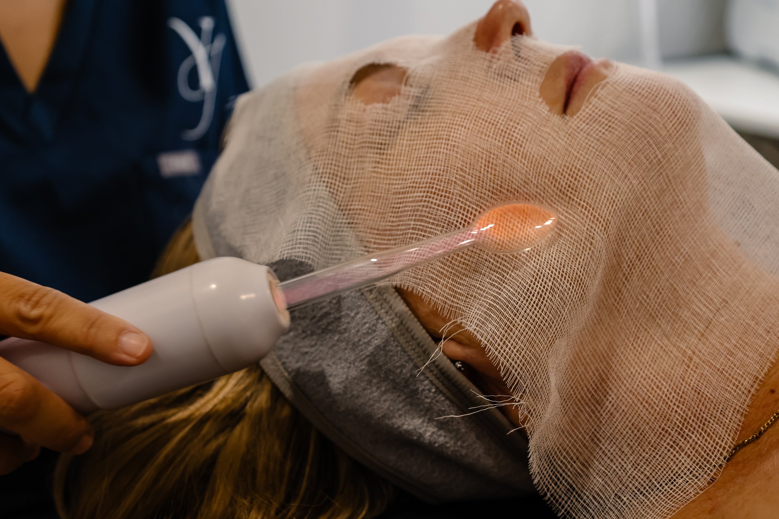 ADD ON: LED Light Therapy (Post-Microneedling)