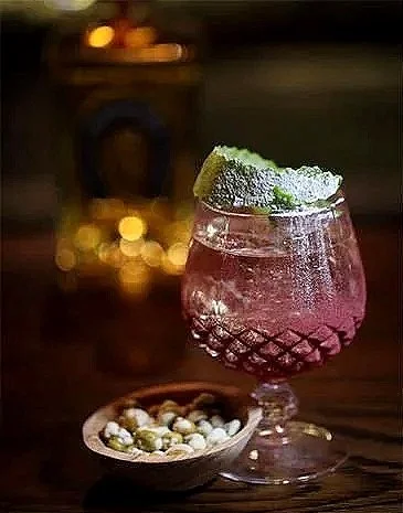 36073d137c781fc24f72b562c2009e80--cocktail-garnish-cocktail-presentation.jpg