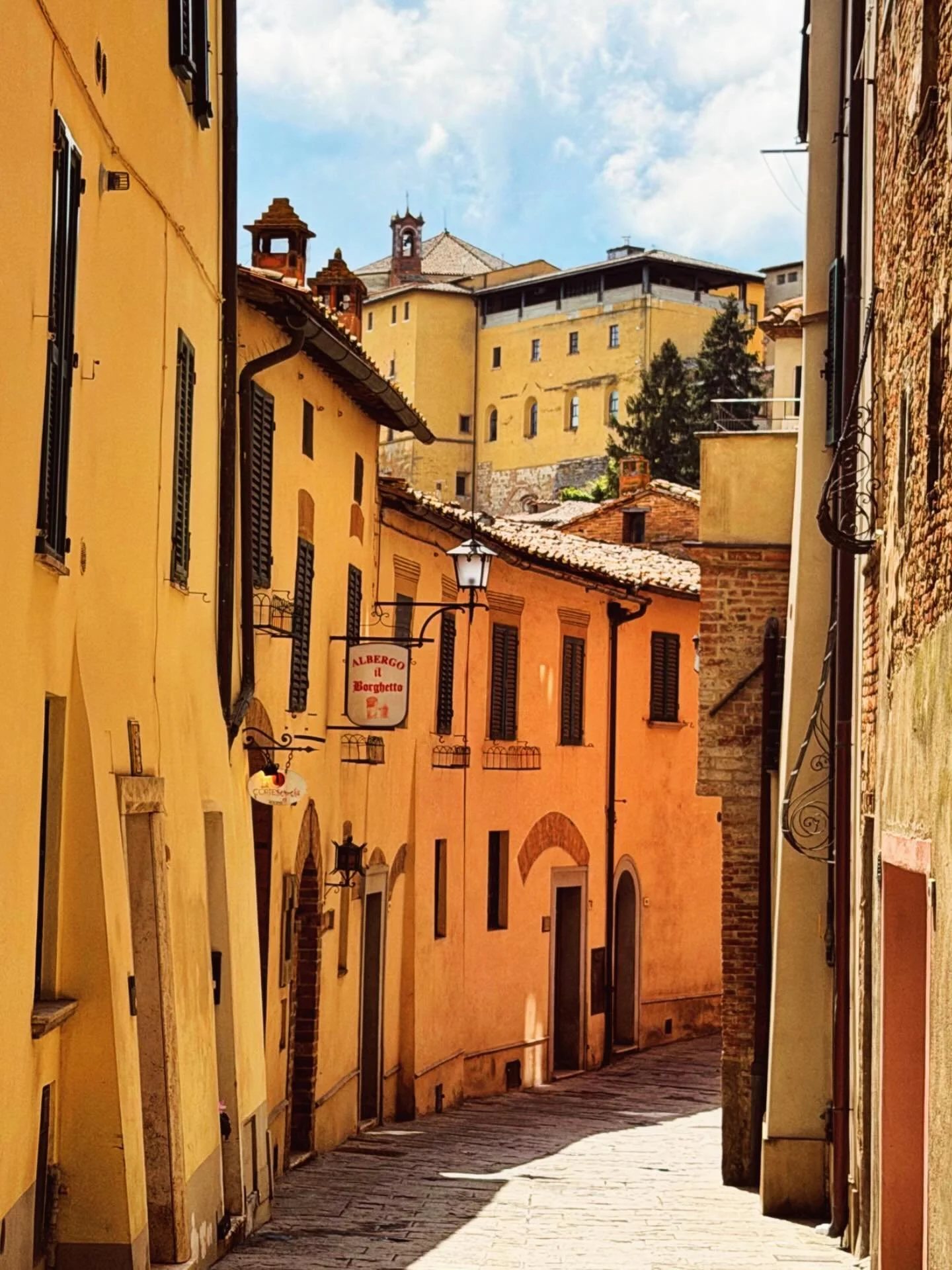 Montepulciano streets ☀️
.
.
.
#montepulciano #italy #montepulcianoitaly #tuscany