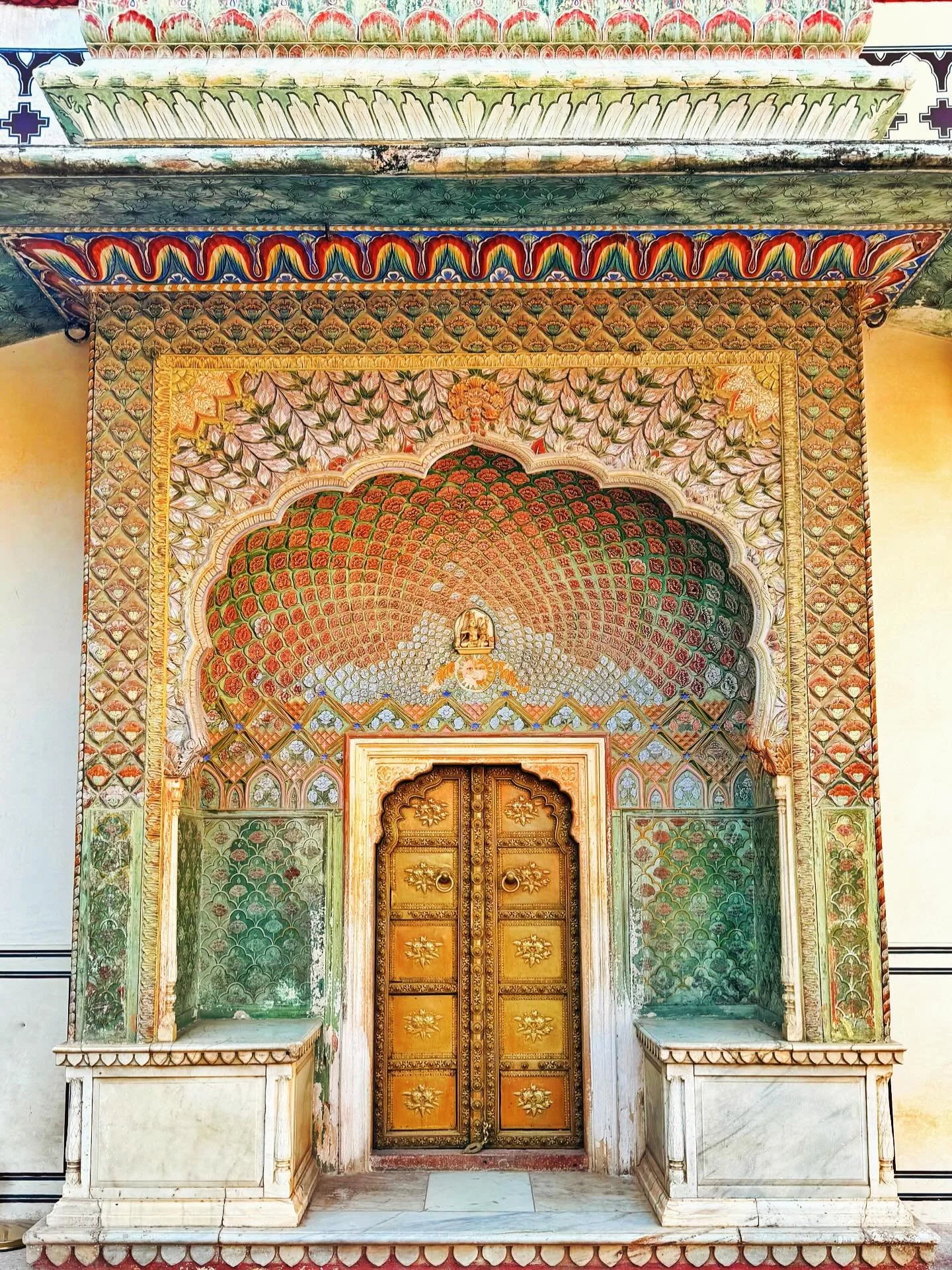 The Rose Gate at City Palace in Jaipur 🏵️
.
.
.
#rosegate #citypalacejaipur #jaipur #india #jaipurindia #door