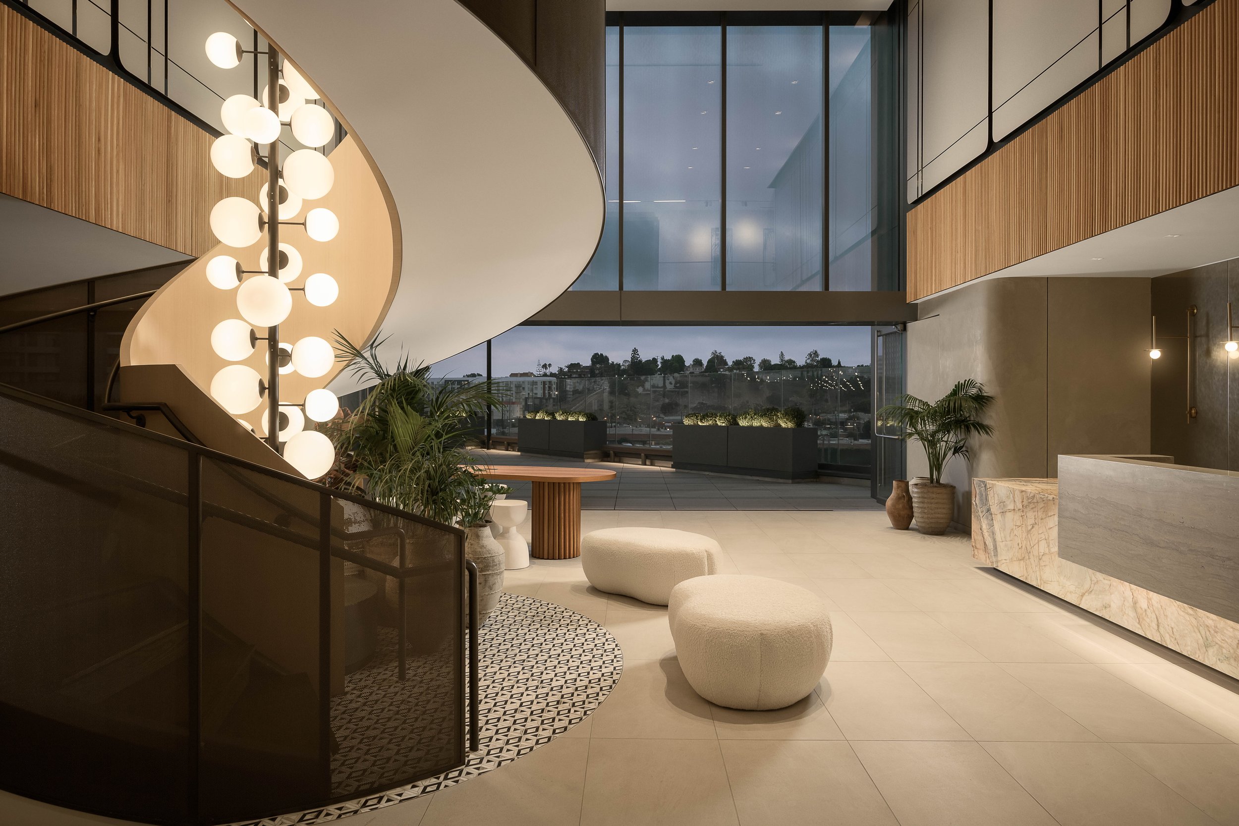 Entrada - Los Angeles, Ca