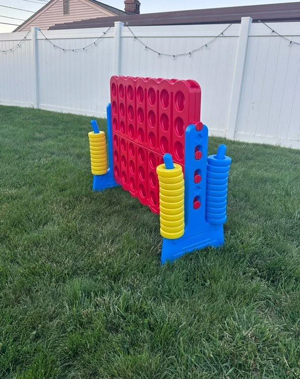Giant Connect 4 side view.jpg