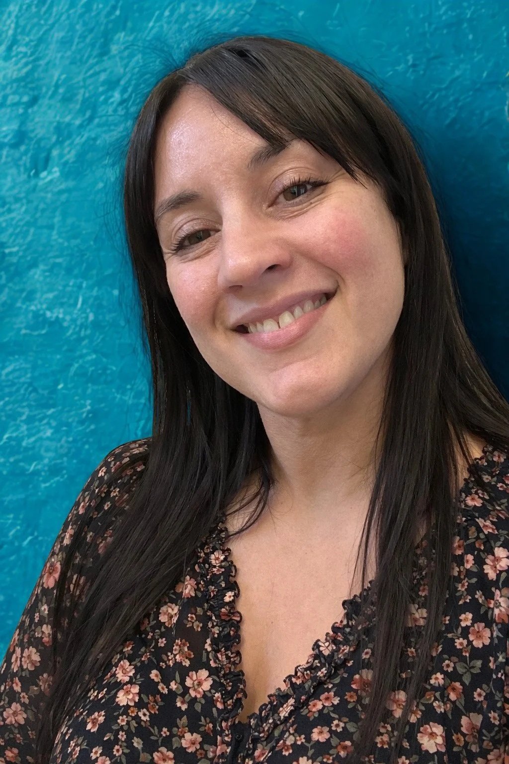 Ana Rosa Thillet, social media strategist specializing in audience growth and multiplatform content.