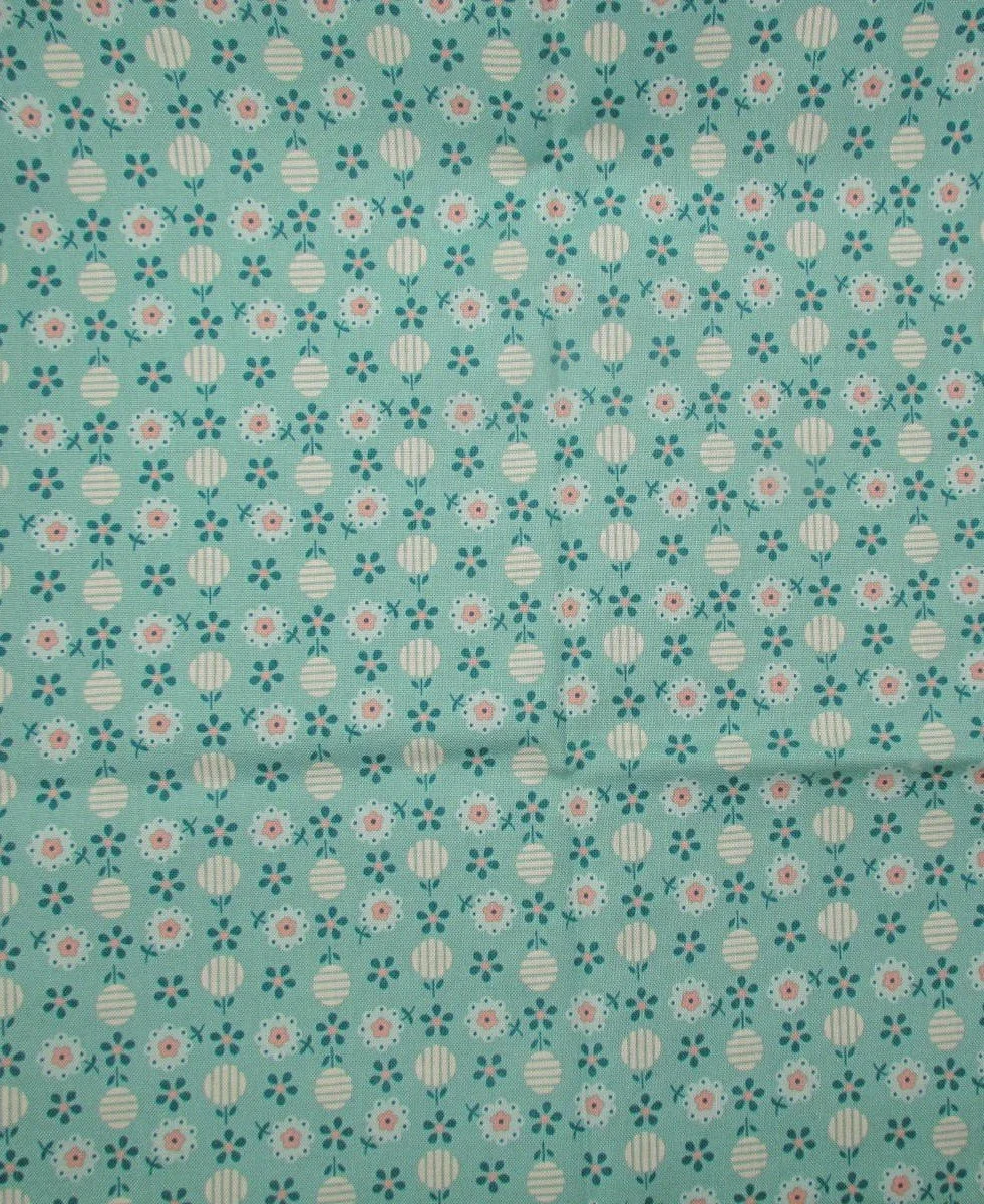 Riley Blake Berry and Sage Apron in Leaf