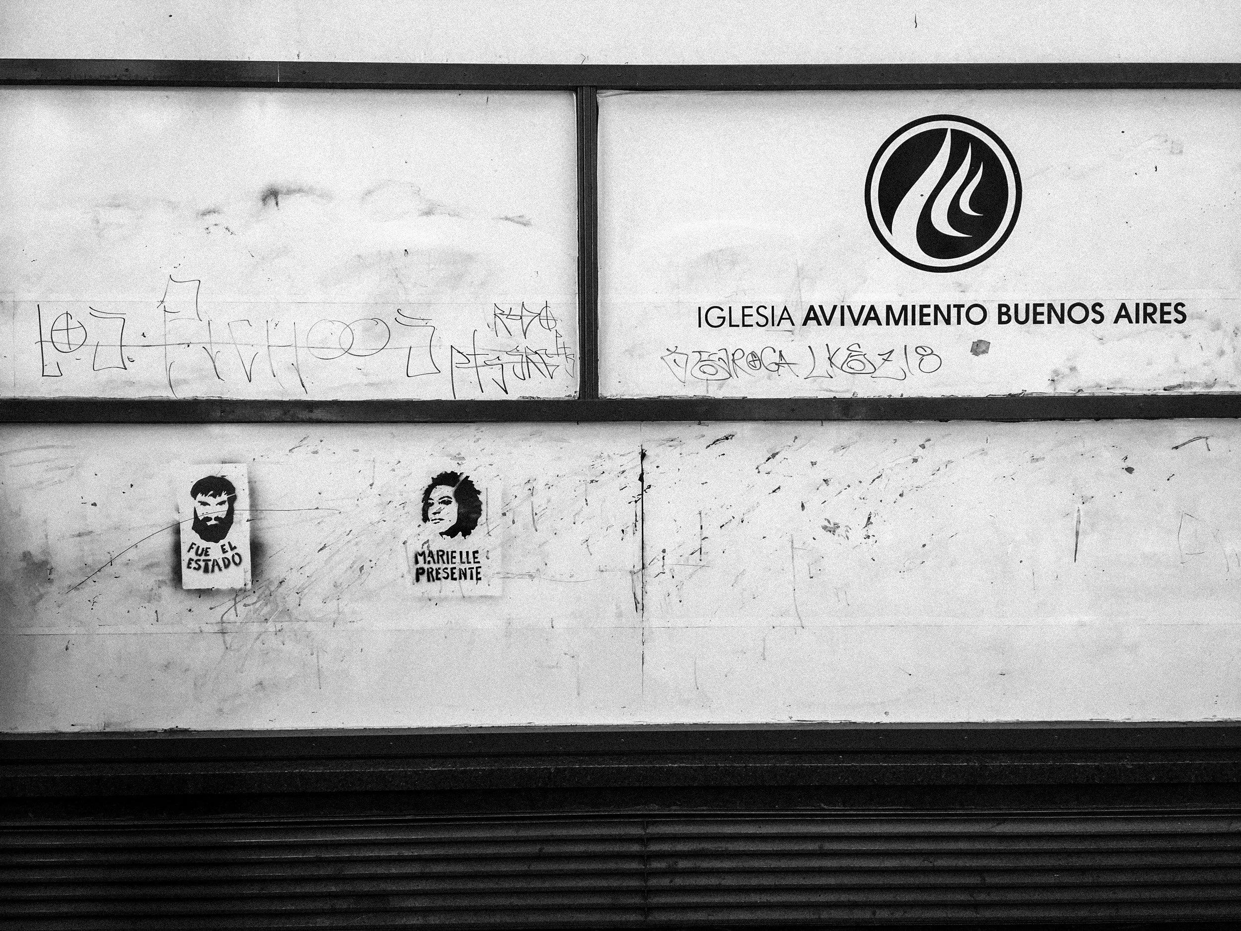 Pared de Avenida De Mayo.jpg