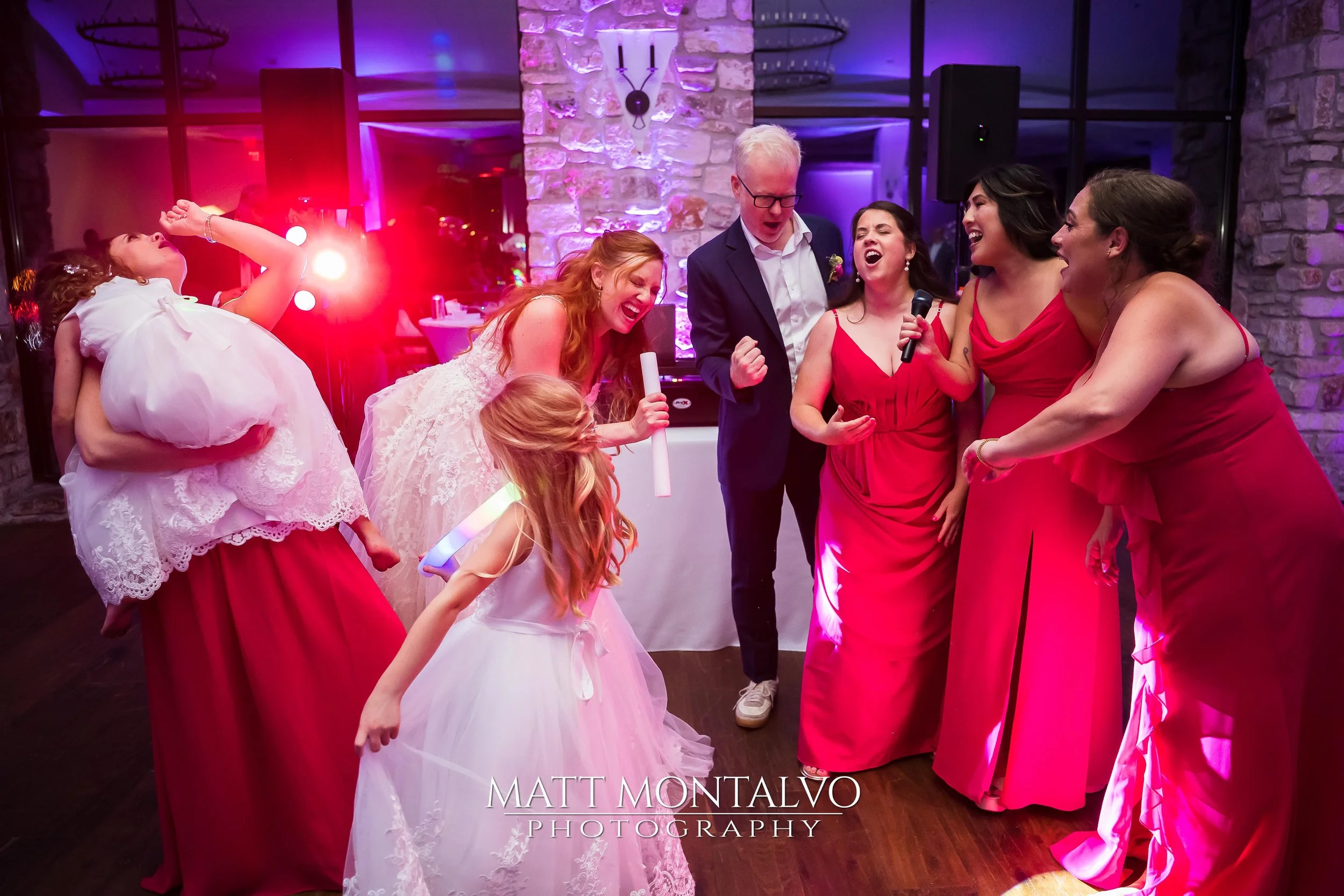 Welcome to Glass Oaks Ballroom