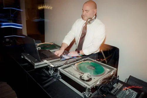 Austin-Wedding-DJ-14.webp