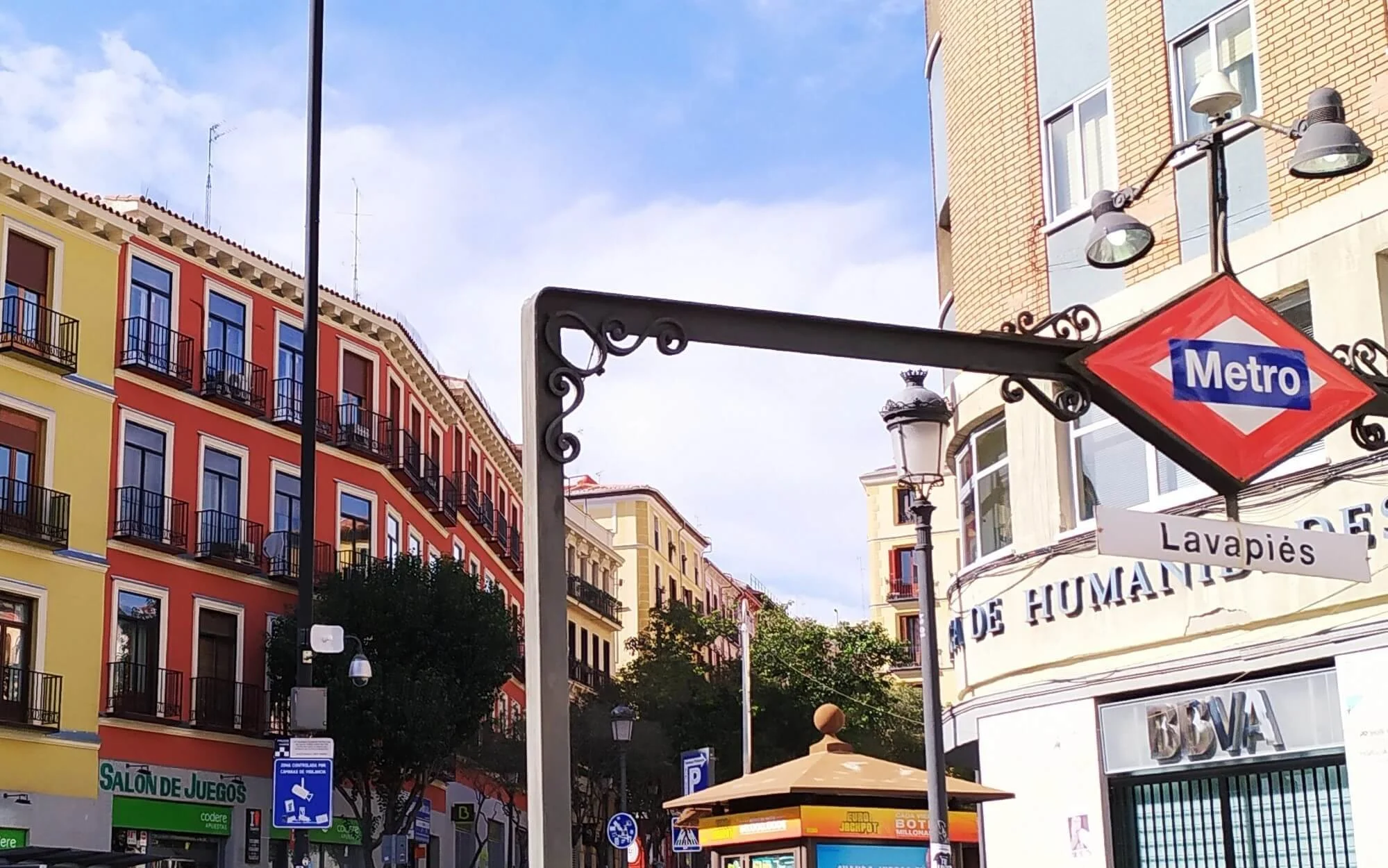 Un día perfecto en Lavapiés: ruta cultural, gastronómica y artística