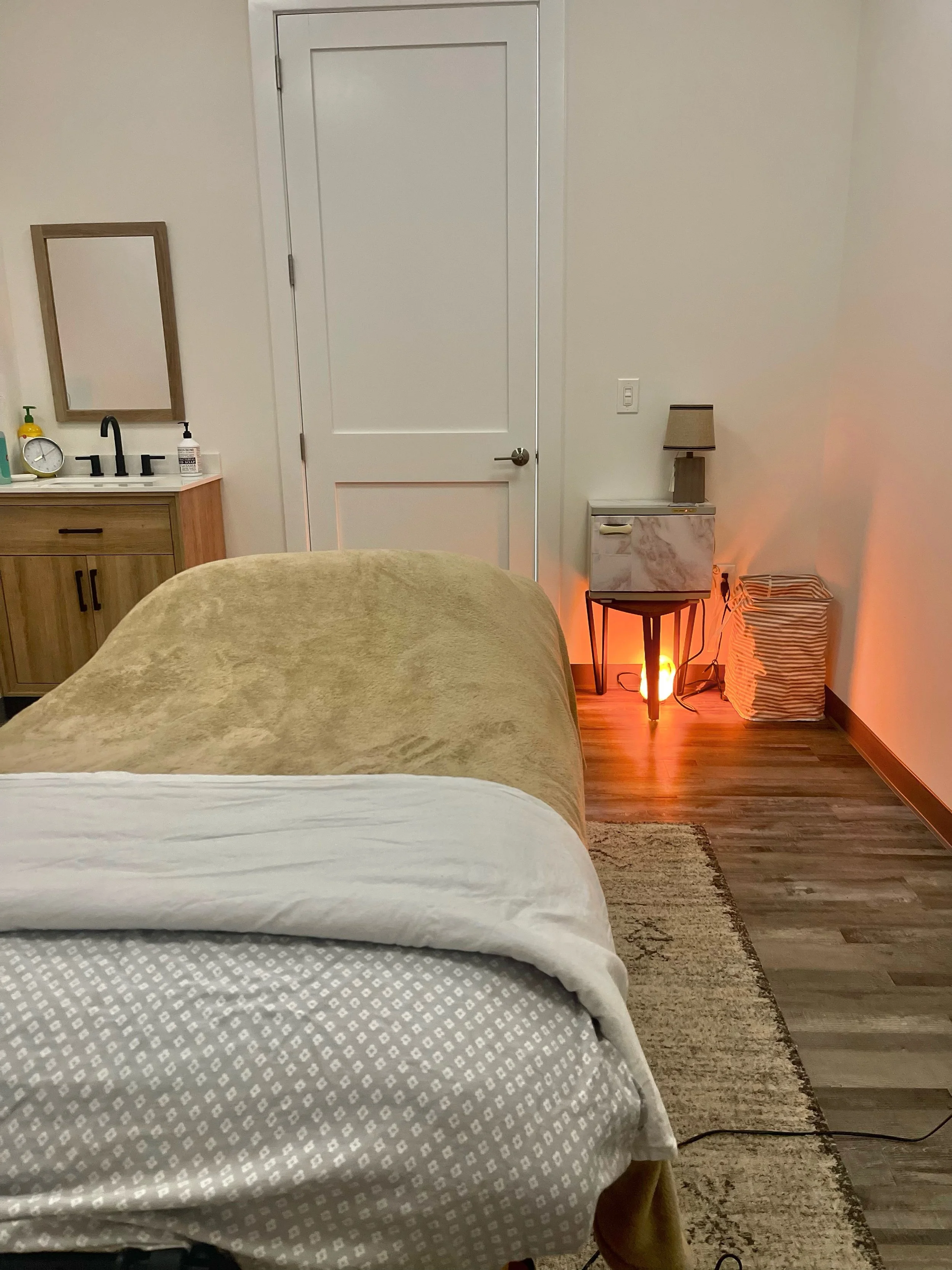Have you ever experienced a Reiki treatment at Whitman Wellness Center? Book yourself something special on the evening of Friday, June 19 from 6 to 8 PM.

Reiki Room Sessions are 30 minutes long and allow for you to experience the relaxing energy of 