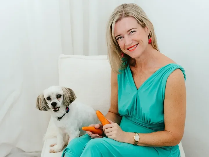 Melissa Cook Clinical Nutritionist sitting with her dog Bailey representing the personal and approachable nature of Uniquely You Nutrition