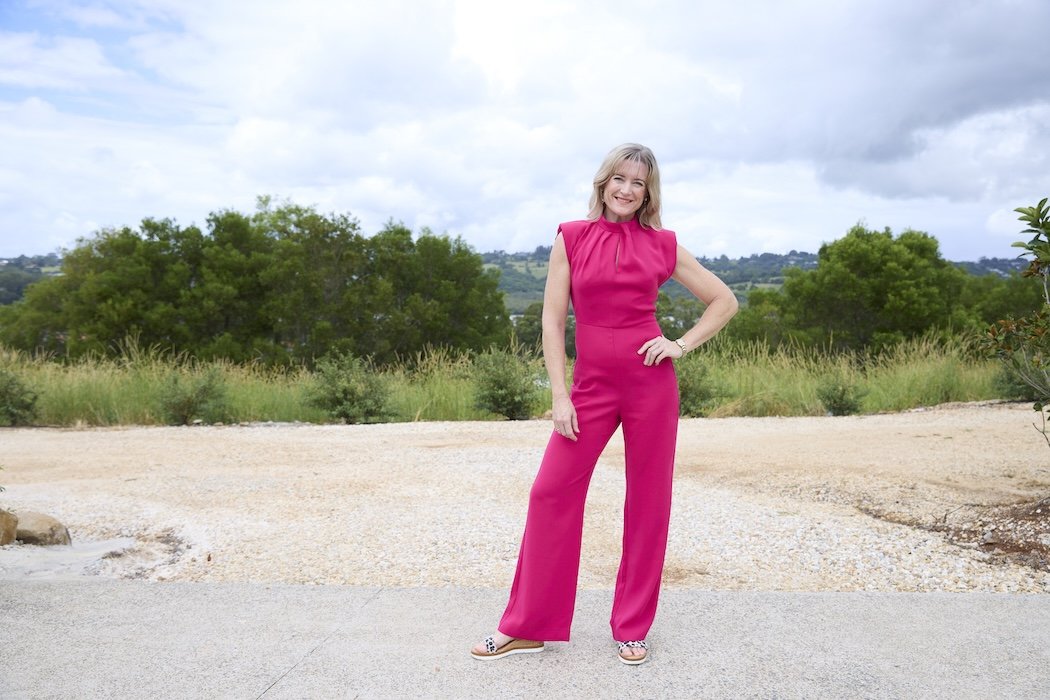 Melissa Cook Clinical Nutritionist outdoors in Scarborough Queensland representing her approachable and energetic brand