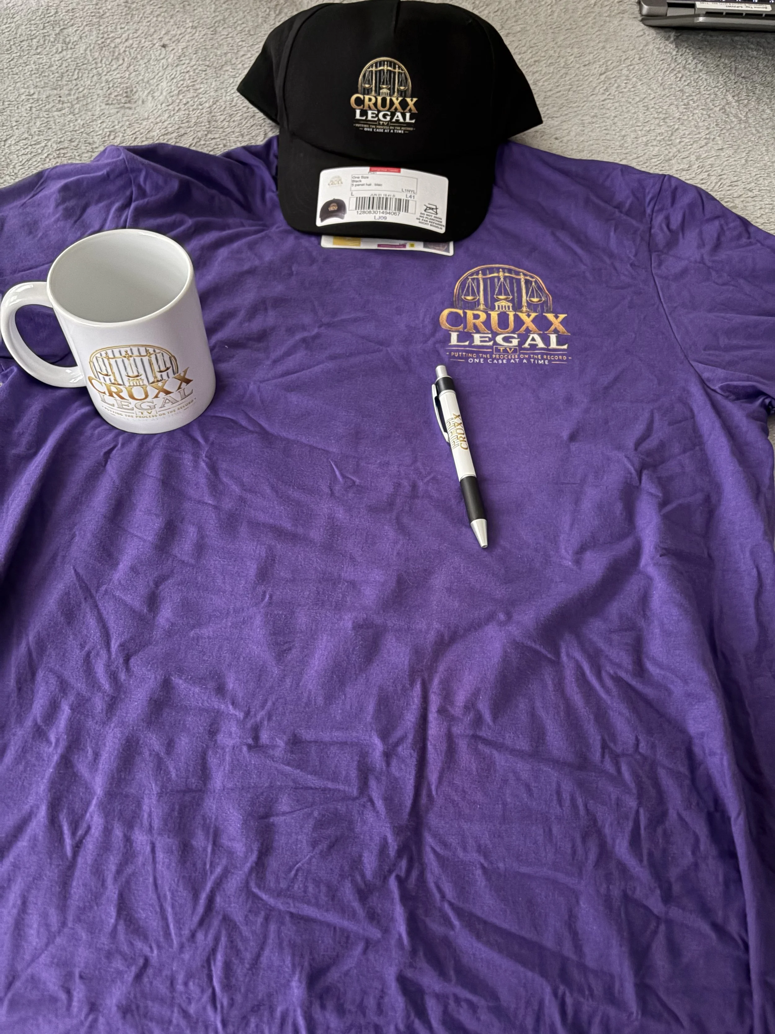 CRUXX Legal Merchandise Set
