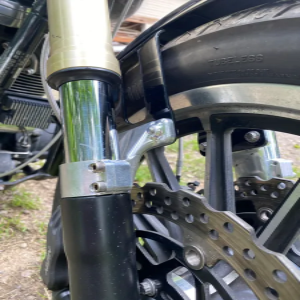 ZX14 Lower Leg Fender Mounts6.png