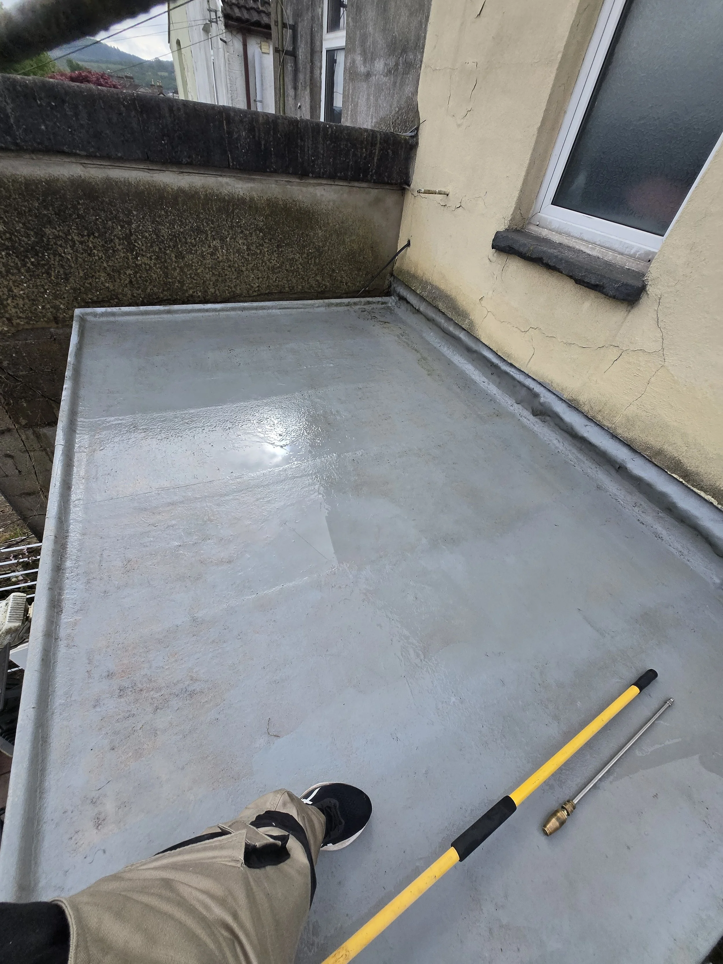 roof cleaned after 2.jpg