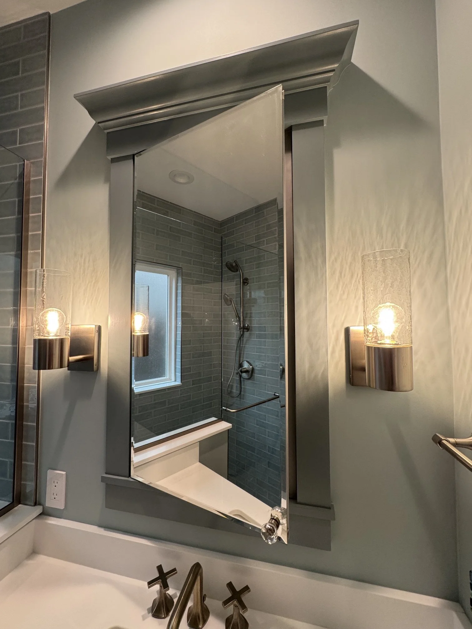Hall Bath 1.jpeg