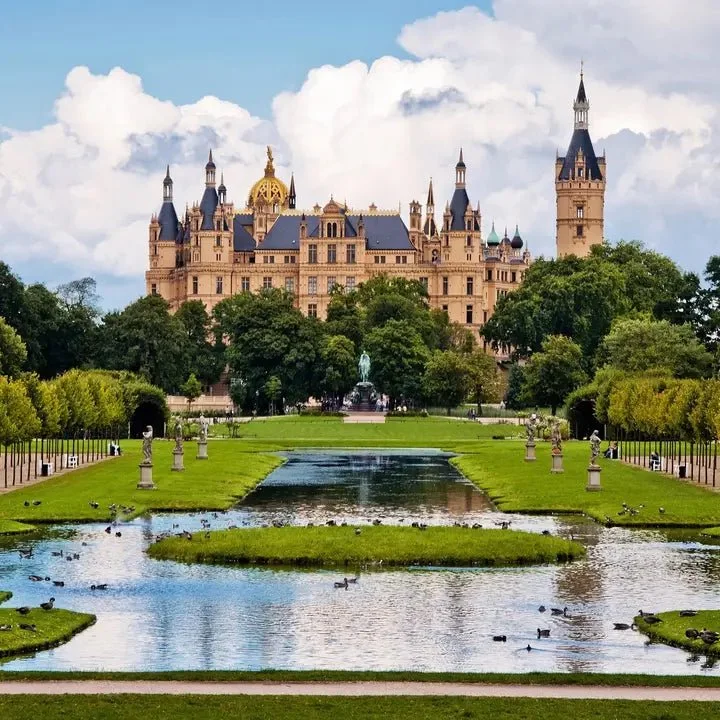 Schwerin Palace Germany 1000 Piece Jigsaw Puzzle