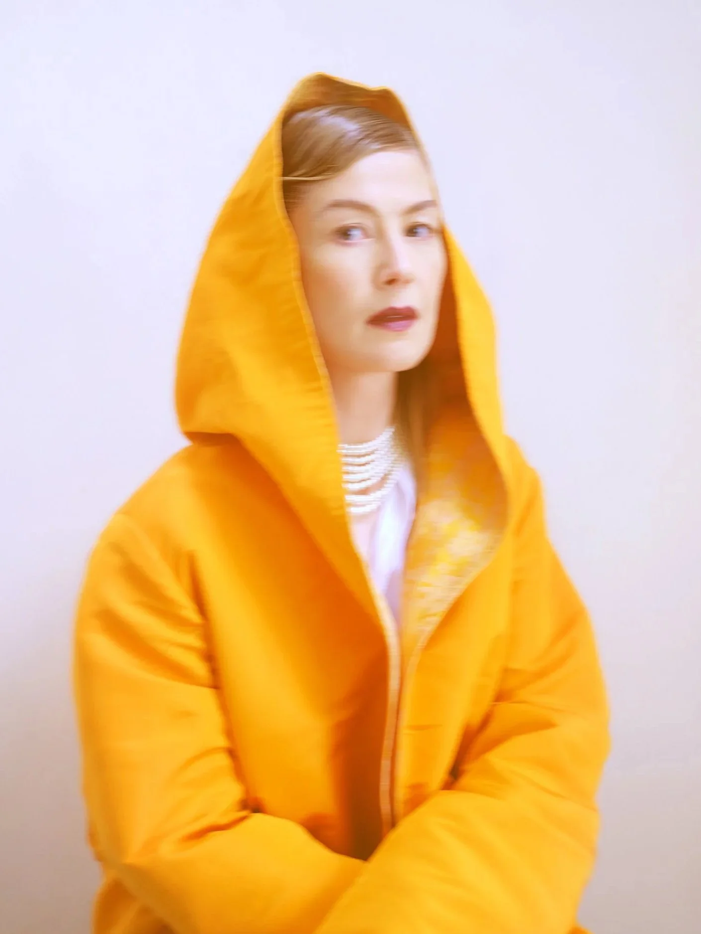 Rosamund Pike I Emmy Magazine