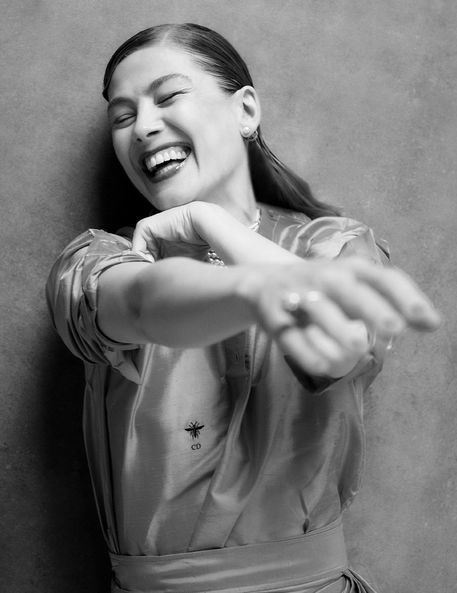 Rosamund Pike I Emmy Magazine