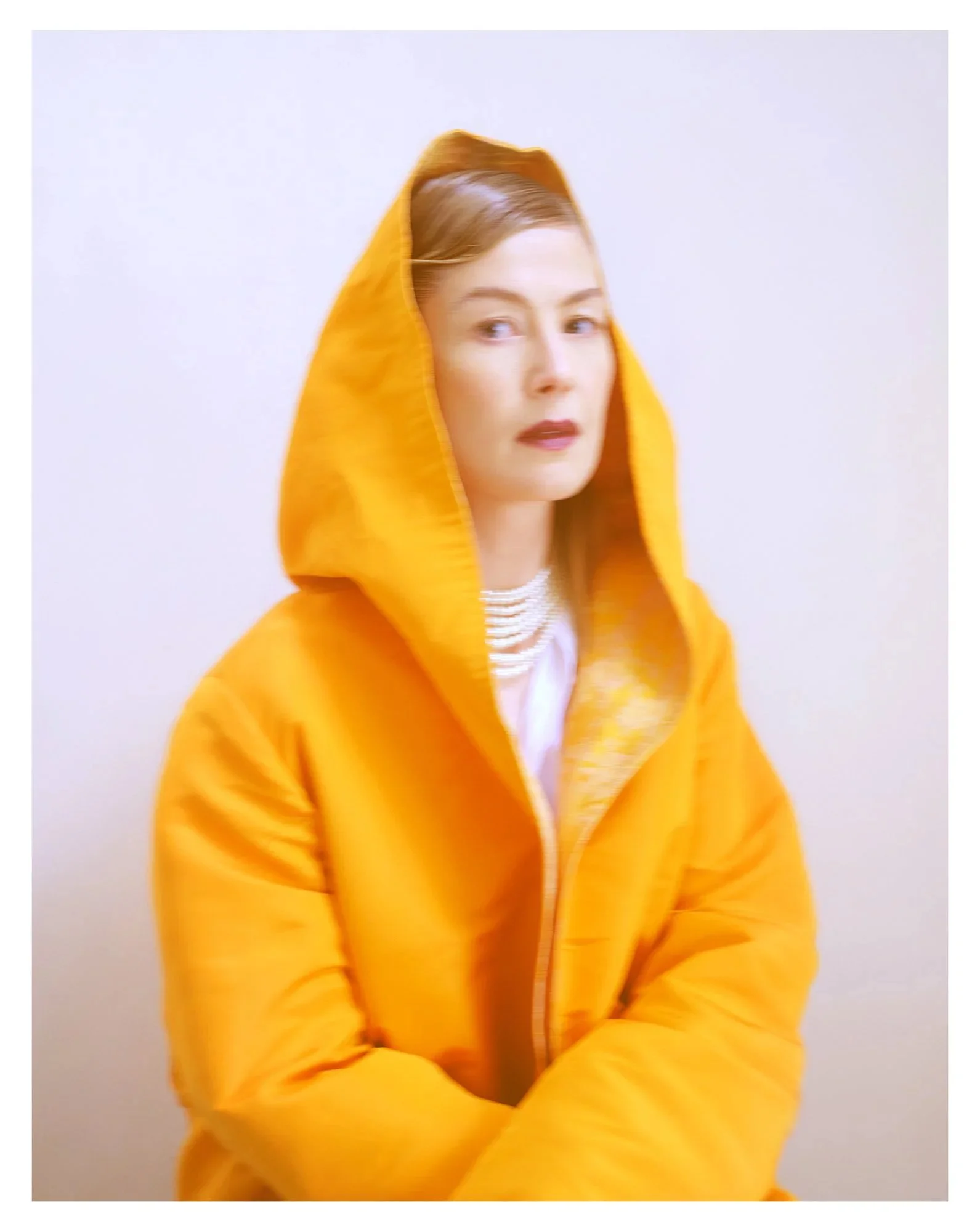 Rosamund Pike I Emmy Magazine