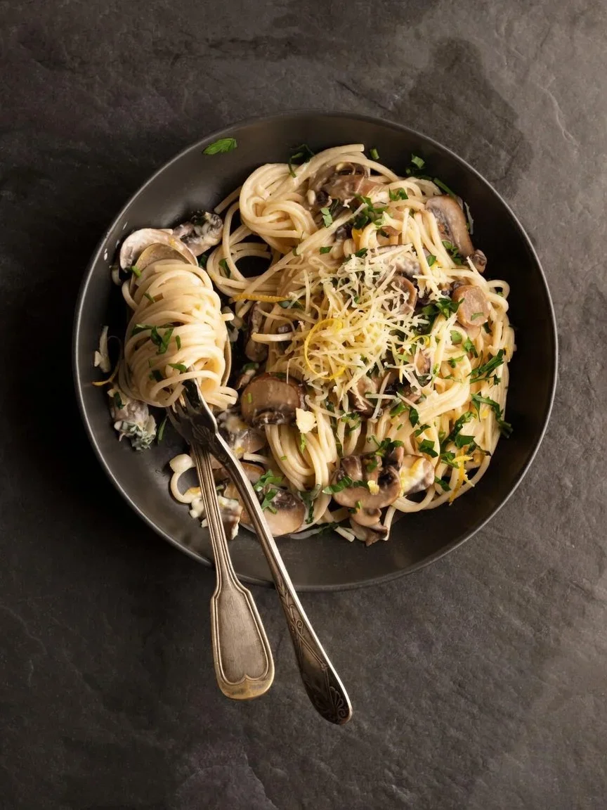 Crema ai Funghi Porcini e Tartufo Nero: Tesori della Terra Italiana
