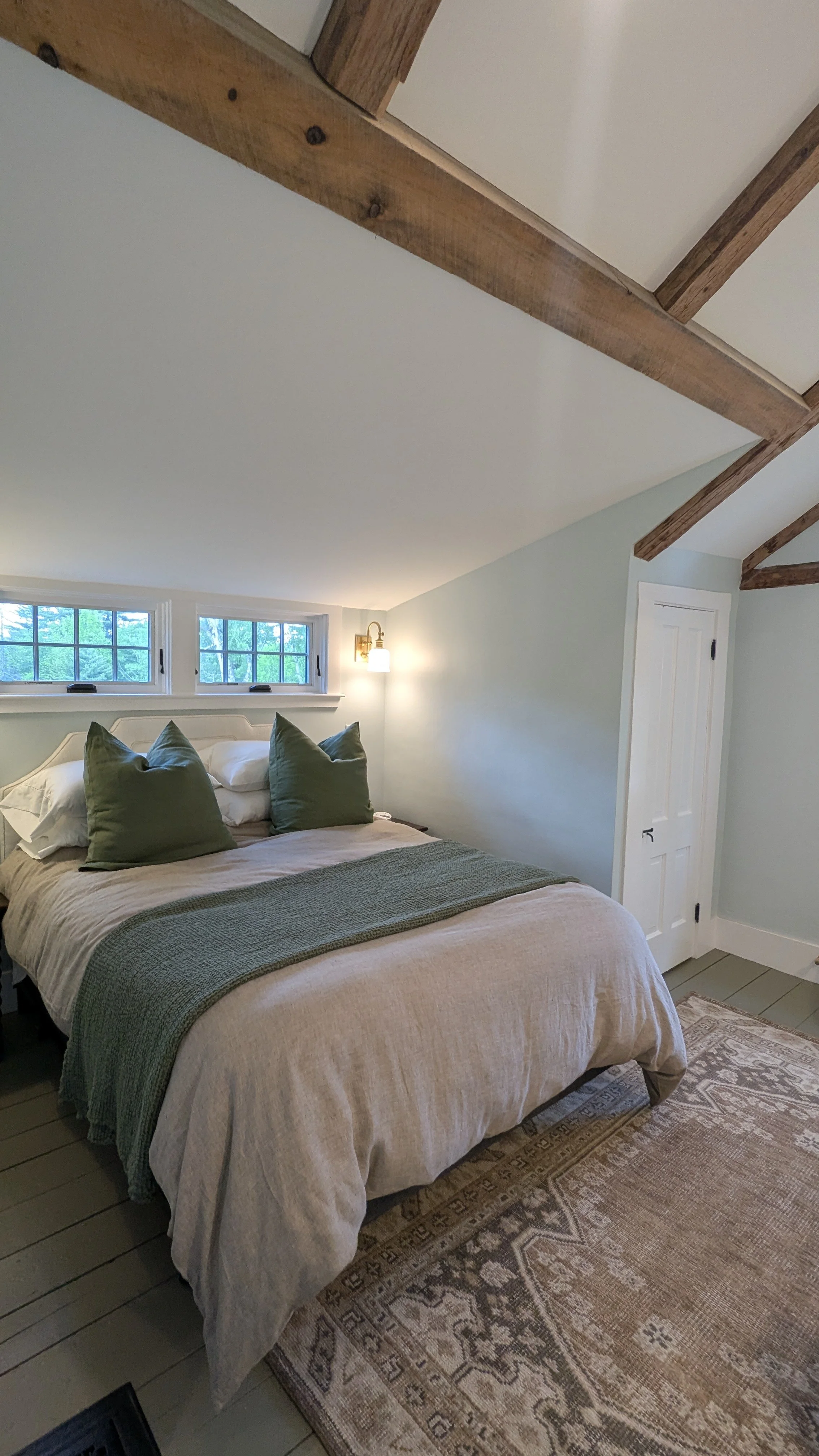 Guest Room 1 - Queen Bed