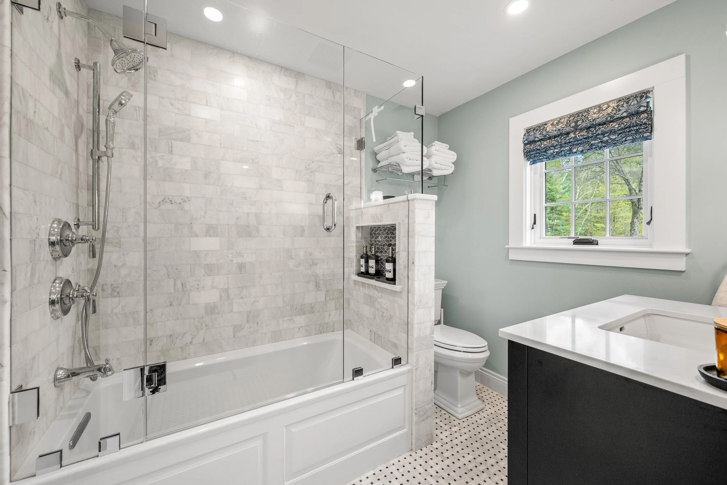 Bathroom 1 - 1st Floor