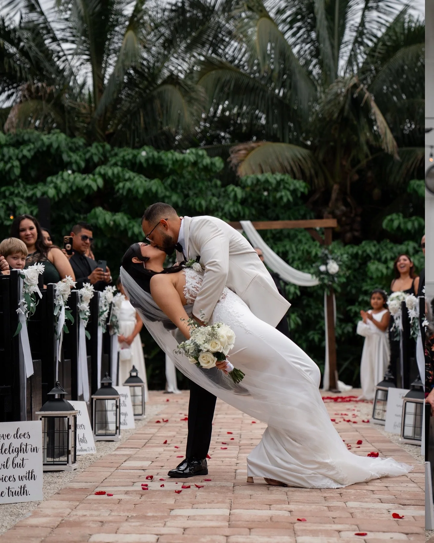 Beautiful day to celebrate Bryan and Solange, here&rsquo;s to a lifetime of happiness 🍾🥂
#miamiweddingphotography #miamiphotographer #homesteadwedding #weddingday #weddingphotos #weddingdresses

Cake: @nahuengourmetmarket 
Florals: @_theflowerparty