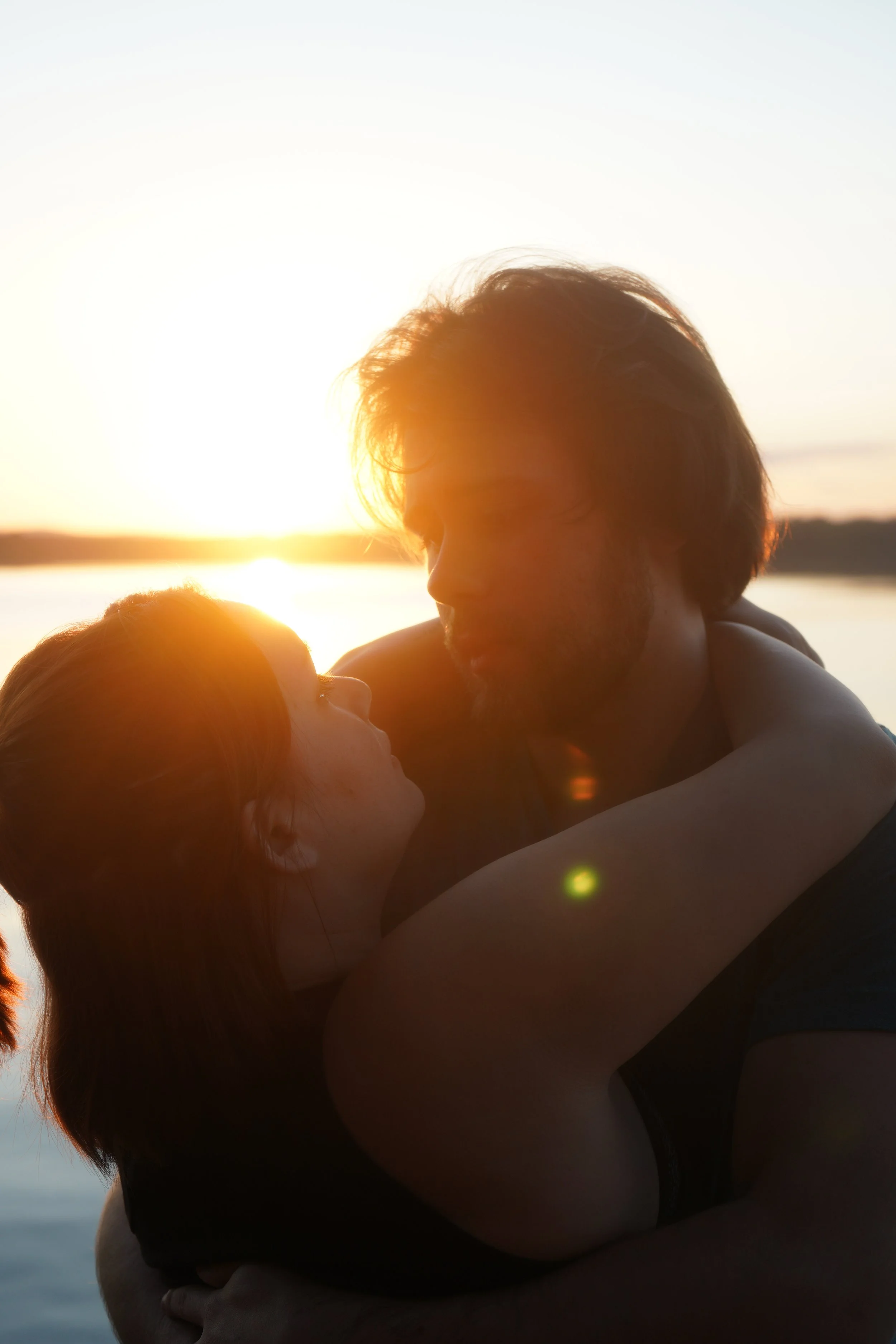 Sonder: An estranged young couple on the verge of divorce fight to be seen as individuals in their relationship by revisiting shared memories. It is a film about hope, about sticking together through the trials and tribulations of love.